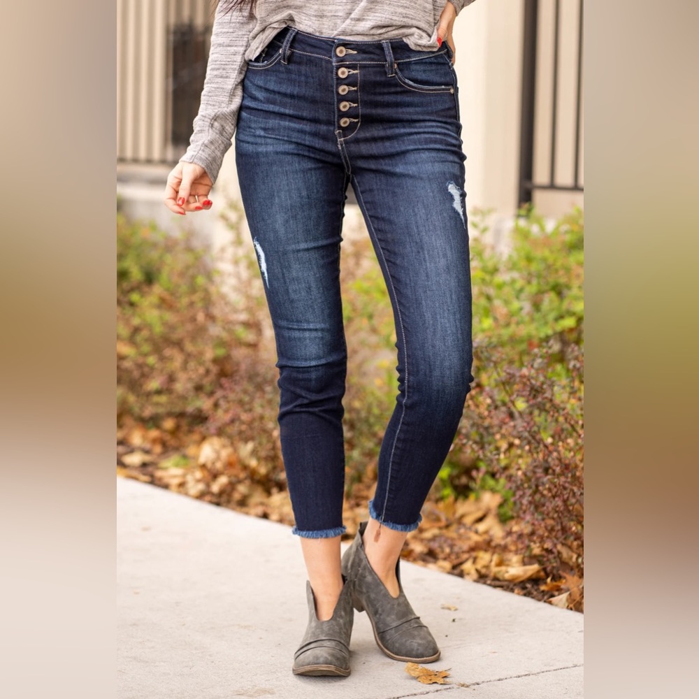 Slightly Used Womens Kancan Laurel High Rise Button Fly Skinny Jeans. Size 7/27